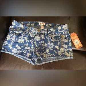 Printed denim MUDD Jean shorts. Juniors size 9. New with tags.